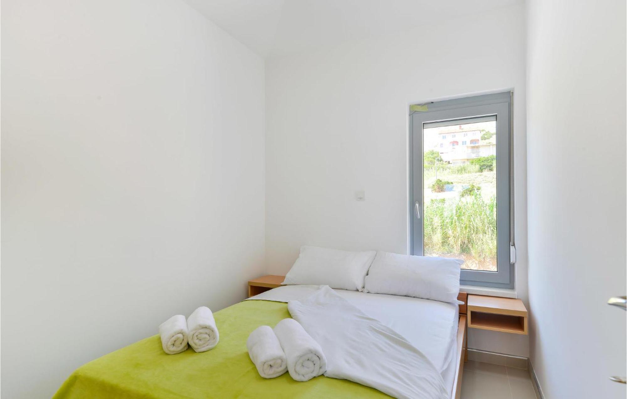 2 Bedroom Beautiful Apartment In Pag Pag Town Exterior foto